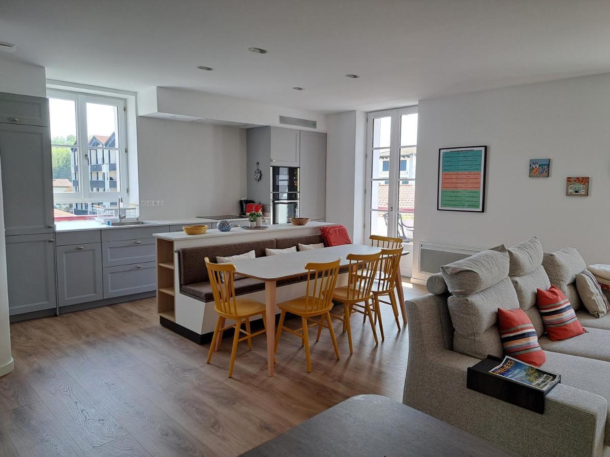 Superbe Appartement T3 Au Centre Plage .Parking Hendaye Eksteriør billede